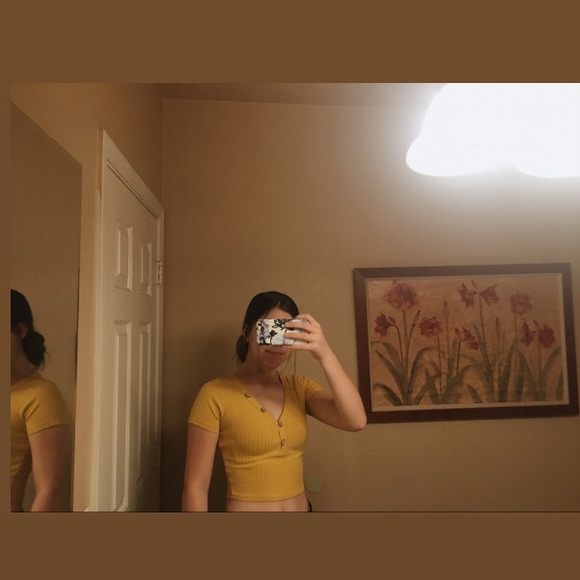 Yellow V-Neck Crop Top - Picture 2 of 4